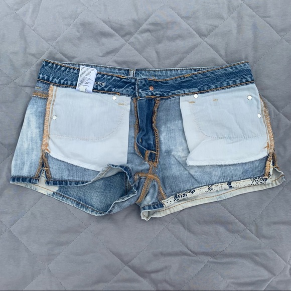 American Eagle denim shorts with white lace detailing - Picture 10 of 11